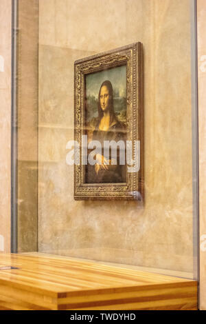 Paris, France, 07 Octobre 2018 : Louvre, pays le plus connu et le célèbre tableau La Joconde La Joconde Léonard de Vinci Banque D'Images
