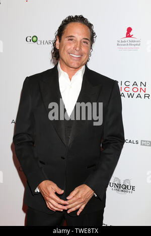 American Icon Awards au Beverly Wilshire Hotel le 19 mai 2019 à Beverly Hills, CA comprend : Jonathan Baker Où : Beverely Hills, California, United States Quand : 20 mai 2019 Credit : Nicky Nelson/WENN.com Banque D'Images