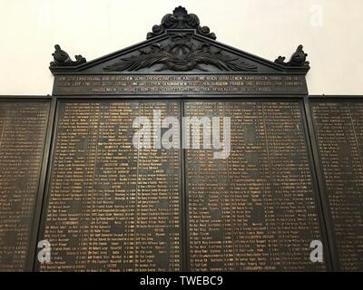 Windhuk, la Namibie. 04 Juin, 2019. Plaque commémorative pour les soldats allemands tombés de la Schutztruppe impériale dans la Fédération luthérienne Christuskirche dans le centre de la capitale namibienne Windhoek. Credit : Jürgen Bätz/dpa/Alamy Live News Banque D'Images
