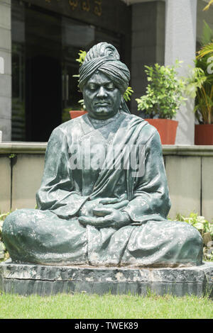 Bangalore, Inde - 2 juin 2019 : la méditation ou la posture de statue sculpture Swami Vivekananda à Bengaluru Banque D'Images