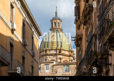 Coupole de l'église San Giuseppe dei Padri Teatini, Palerme, Sicile, Italie, Europe Banque D'Images