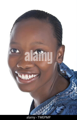 Jeune femme africaine Botswana traditionnelle robe, dreadlocks hairstyle Banque D'Images