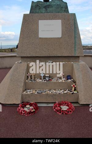 Une promenade de Colleville Montgomery rendant hommage aux commandos Kieffer Banque D'Images