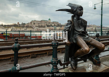 Petite Princesse statue à Budapest. Banque D'Images