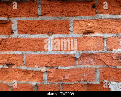 La décomposition de l'érosion de la paroi en briques rouges du 18ème siècle Banque D'Images