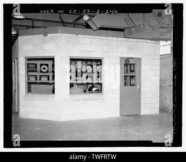 L'EAU, PROCESSUS DE CONSTRUCTION TRA-605. Centre de contrôle est jointe. L'INL N° 7766 négatifs. ; Photographe inconnu, 3-30-1953 - Idaho National Engineering Laboratory, Test Zone du réacteur, les matériaux et l'ingénierie des réacteurs d'essai, Scoville, comté de Butte, ID Banque D'Images