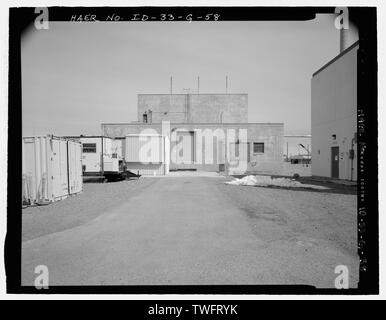 L'EAU, PROCESSUS DE CONSTRUCTION TRA-605. Côté ouest. Face à l'Est de l'appareil photo. Les murs de béton coulé NOTE. La livraison de l'équipement PORTE ET PLATE-FORME DE CHARGEMENT DANS LE CENTRE. L'INL no de négatif46-34 HD-2. ; Mike Crane, photographe, 42005 - Idaho National Engineering Laboratory, Test Zone du réacteur, les matériaux et l'ingénierie des réacteurs d'essai, Scoville, comté de Butte, ID Banque D'Images