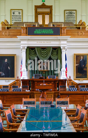 AUSTIN, Texas - l'intérieur de la salle du Sénat de l'Assemblée législative de l'État du Texas à l'intérieur du Capitol de l'État du Texas à Austin, Texas. Banque D'Images