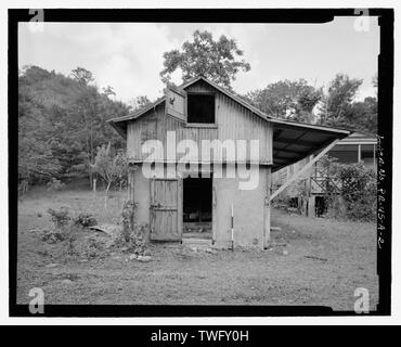 Avant de planar view de structure, vue vers l'Est, au nord-est. - Finca Silem, Garage, Route 139, km 9.3, Maraguez, Ponce Municipio, COMMUNICATION ; Calloway, Deborah, émetteur Banque D'Images