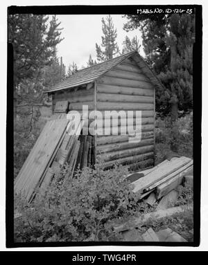 La station de pompage, vue oblique du nord et l'est les murs ; vue de nord-ouest. - M.T. et Jennie H. Deaton, propriété d'été Big Springs Accueil Salon, Lot 2, bloc N, Island Park, ID, Fremont Comté Banque D'Images