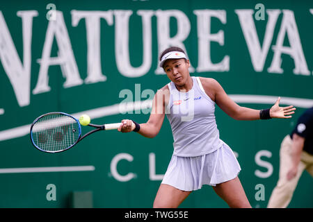 BIRMINGHAM, ANGLETERRE 17 juin Naomi de Osaka Japon en action contre Maria Sakkari de Grèce pendant la série de 32 à la Nature Valley Classic à Edgbaston, Birmingham Club Prieuré le mardi 18 juin 2019. (Crédit : Andy Whitehead | MI News) Banque D'Images