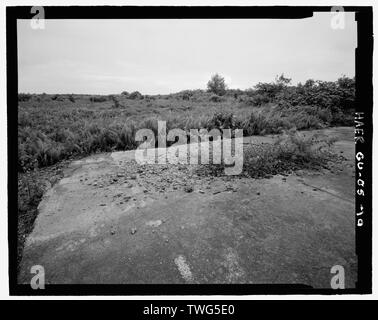 Hutte QUONSET PAD, JUSTE AU NORD DE L'AIRE DE SERVICE, à l'Est - Andersen Air Force Base, au nord-ouest, sur le terrain, Ritidian Point nord-ouest de l'île de Guam, Fin, Yigo Guam, GU Banque D'Images