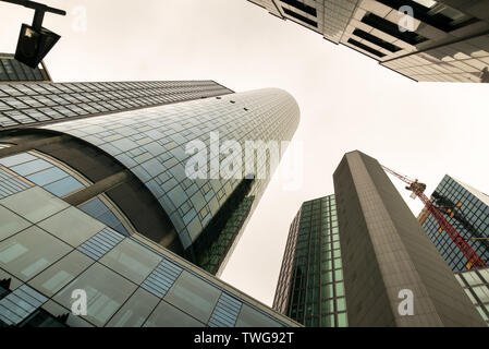 Francfort, Allemagne - JUIN 10,2019 : FRANCFORT, ALLEMAGNE - JUIN 10,2019 : Main Tower est un 56 étages, à 200 m de gratte-ciel dans la district de Frank Innenstadt Banque D'Images