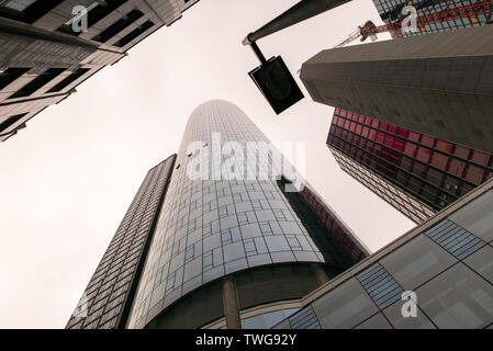 Francfort, Allemagne - JUIN 10,2019 : FRANCFORT, ALLEMAGNE - JUIN 10,2019 : Main Tower est un 56 étages, à 200 m de gratte-ciel dans la district de Frank Innenstadt Banque D'Images