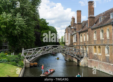 Pont mathématique sur la rivière Cam au Queens College 2019 Banque D'Images