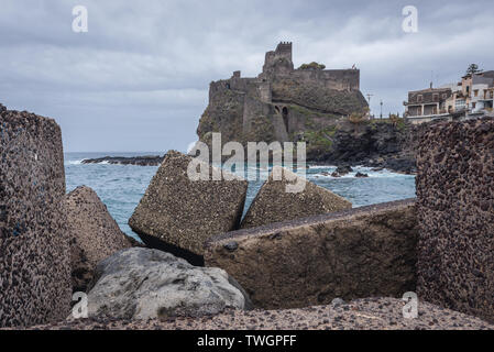 Château Norman en Aci Castello italienne de l'agglomération de la ville de Catania sur l'île de Sicile en Italie Banque D'Images