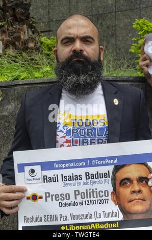 20 juin 2019 - Caracas, Venezuela - Miranda, membre de la famille d'un des prisonniers politiques vénézuéliens à la protestation. Ce jeudi, 20 juin, l'organisation pénale Foro a exigé la libération de tous les prisonniers politiques vénézuéliens, dans le contexte de la visite du Haut Commissaire aux droits de l'homme, Michelle Bachelet. L'activité a eu lieu dans les locaux du PNUD (Programme des Nations Unies pour le développement) siège à Los Palos Grandes, Caracas. Venezuela (crédit Image : © Jimmy Villalta/Zuma sur le fil) Banque D'Images