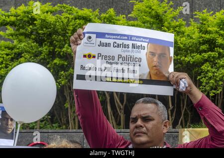 20 juin 2019 - Caracas, Venezuela - Miranda, membre de la famille d'un des prisonniers politiques vénézuéliens à la protestation. Ce jeudi, 20 juin, l'organisation pénale Foro a exigé la libération de tous les prisonniers politiques vénézuéliens, dans le contexte de la visite du Haut Commissaire aux droits de l'homme, Michelle Bachelet. L'activité a eu lieu dans les locaux du PNUD (Programme des Nations Unies pour le développement) siège à Los Palos Grandes, Caracas. Venezuela (crédit Image : © Jimmy Villalta/Zuma sur le fil) Banque D'Images