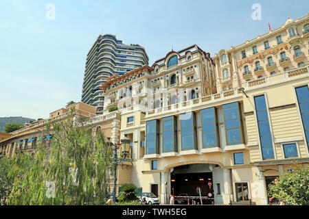 La ville de Monaco, Monaco - 13 juin 2014 : luxueux immeuble d'habitations dans la ville Banque D'Images
