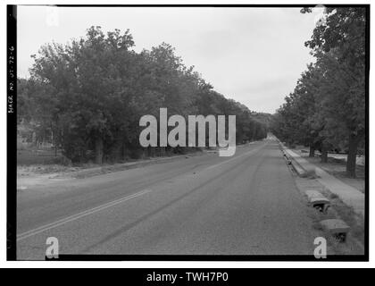 Rockville, Utah, Rue Principale, face à l'ouest - Zion National Park Les routes et les ponts, Springdale, comté de Washington, UT ; Bureau of Public Roads ; route ; la Commission d'état de l'Utah Arizona State Road Commission ; Albright, Horace ; Tufts, William O ; Mather, Stephen T ; Nevada Contracting Company ; Raleigh-Lang Reynolds-Ely ; entreprise de construction Entreprise de construction ; Union Pacific Railroad ; Anderson, Michael F, historien ; Grogan, Brian C, photographe Banque D'Images