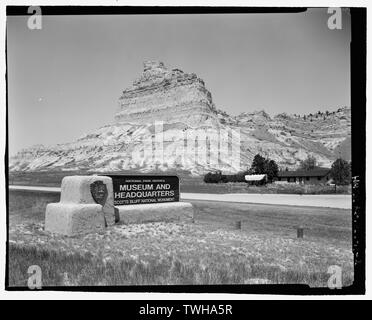 Route 92, le musée et le signe de l'administration centrale. Voir SW. - Scotts Bluff Summit Road, Gering, Scotts Bluff Comté, NW Banque D'Images