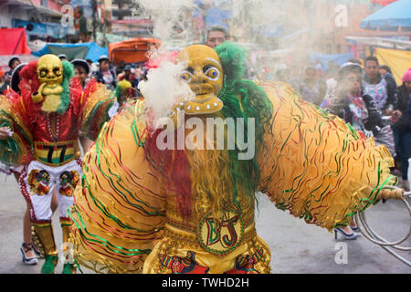 Danseur masqué du Gran Poder Festival, La Paz, Bolivie Banque D'Images