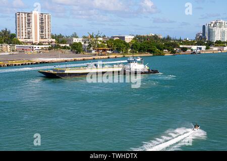 SAN JUAN, PORTO RICO - le 11 décembre 2016 : San Juan constitue un important carrefour touristique pour le reste des Caraïbes. Non seulement de l'aéroport international Luis Muñoz Marin Int Banque D'Images