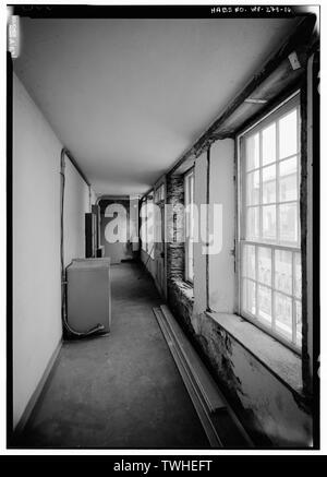 Deuxième étage VUE DE L'INTÉRIEUR DE L'AFRIQUE DU SUD-OUEST DE L'AFRIQUE DU SUD-EST (CHAMBRE) TRANSVERSALE AVANT - Masonic Hall, rue de Shenandoah, Harpers Ferry, Comté de Jefferson, WV Banque D'Images