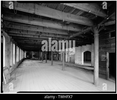 Deuxième étage d'un entrepôt. Vue vers le nord-est. - Bâtiments commerciaux et industriels, Bishop's, bloc 90, rue Main, Dubuque, Dubuque, IA Comté Banque D'Images