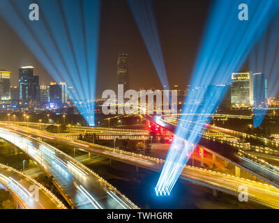 Décors Paysage de nuit l'éclairage laser Photographie aérienne Banque D'Images