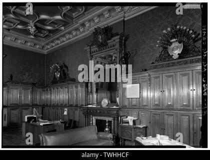 Deuxième étage, cinquième compagnie Prix, Détail montrant mur sud et cheminée - 7e Regiment Armory, 643 Park Avenue, New York, New York County, NY Banque D'Images