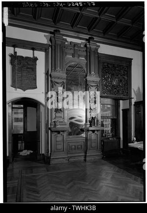 2e étage, 6e prix de l'entreprise de détail, miroir, MUR OUEST - 7e Regiment Armory, 643 Park Avenue, New York, New York County, NY Banque D'Images