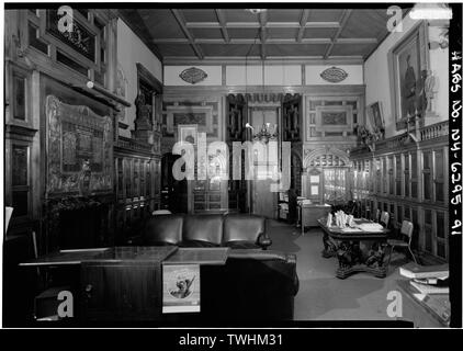 Deuxième étage, dixième chambre VUE GÉNÉRALE DE L'ENTREPRISE, DE L'OUEST - 7e Regiment Armory, 643 Park Avenue, New York, New York County, NY Banque D'Images