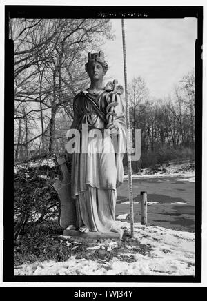 Sculpture, Minerva, avec l'échelle - Parc National Seminary, borné par Capitol Beltway (I-495), Linden Lane, poêle à bois Avenue, et Smith Drive, Silver Spring, dans le comté de Montgomery, MD ; U.S. Département de l'armée ; Ray, Arthur ; Cassedy, John Irving, Ament, James ; E ; Davis, Roy Tasco ; Holman, Emily Elizabeth ; Schneider, Thomas Franklin ; Rosenthal, James, l'équipe de terrain ; Prix, Virginie B, émetteur ; Ott, Cynthia, historien ; Boucher, Jack E, photographe ; Lavoie, Catherine C, gérant de projet, prix, Virginie B, émetteur ; Prix, Virginie B, émetteur Banque D'Images