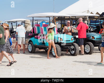 Vente de chariot de golf sur la plage, à l'ALABAMA 2019 Sandfest à Port Aransas, Texas USA. Banque D'Images