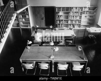 Italie, Rome, bibliothèque de l'institut central de la restauration, 1958 Banque D'Images
