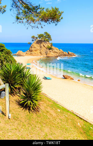 Plage de sable magnifique à Cap Roig, Costa Brava, Espagne Banque D'Images