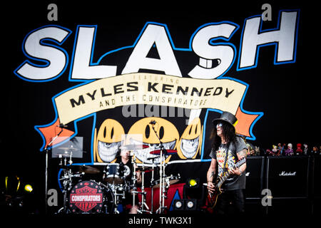 Copenhague, Danemark. 20 Juin, 2019. Copenhague, Danemark - Juin 20th, 2019. Le chanteur et guitariste Slash (photo) effectue un concert live avec Myles Kennedy et les conspirateurs au cours de l'heavy metal danois Copenhell festival 2019 à Copenhague. (Photo crédit : Gonzales Photo/Alamy Live News Banque D'Images