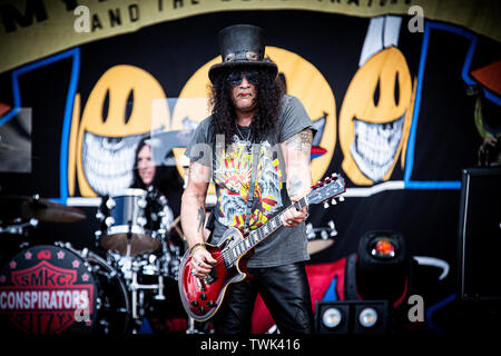 Copenhague, Danemark. 20 Juin, 2019. Copenhague, Danemark - Juin 20th, 2019. Le chanteur et guitariste Slash (photo) effectue un concert live avec Myles Kennedy et les conspirateurs au cours de l'heavy metal danois Copenhell festival 2019 à Copenhague. (Photo crédit : Gonzales Photo/Alamy Live News Banque D'Images