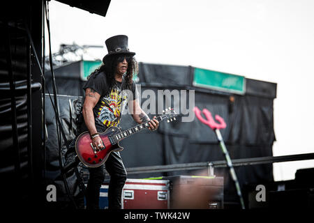 Copenhague, Danemark. 20 Juin, 2019. Copenhague, Danemark - Juin 20th, 2019. Le chanteur et guitariste Slash (photo) effectue un concert live avec Myles Kennedy et les conspirateurs au cours de l'heavy metal danois Copenhell festival 2019 à Copenhague. (Photo crédit : Gonzales Photo/Alamy Live News Banque D'Images