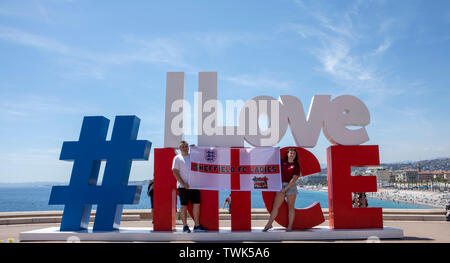 Nice, France. 19 Juin, 2019. France, Nice, stade de Nice, 19.06.2019, Football - Coupe du Monde féminine de la FIFA - Japon - France Libre : vl supporters anglais à Nice | Conditions de crédit dans le monde entier : dpa/Alamy Live News Banque D'Images