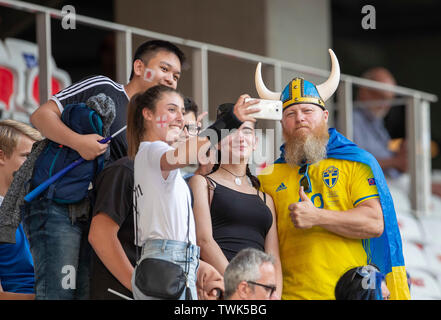 Nice, France. 19 Juin, 2019. France, Nice, stade de Nice, 19.06.2019, Football - Coupe du Monde féminine de la FIFA - Japon - France Libre : anglais, japonais et suédois fans à Nice | Conditions de crédit dans le monde entier : dpa/Alamy Live News Banque D'Images