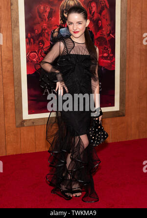 Westwood, CA - 20 juin 2019 : Mckenna Grace arrive pour la première de 'Annabelle' Warner Bros vient à la maison" s'est tenue au Regency Village Theatre Banque D'Images