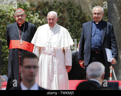 Naples, Naples, Italie. 21 Juin, 2019. 06/21/2019 Naples, le Pape François se rend à la faculté pontificale de l'Italie du Sud pour la conférence ''théologie après gaudium veritas dans le contexte de la Méditerranée Crédit : Fabio Sasso/ZUMA/Alamy Fil Live News Banque D'Images