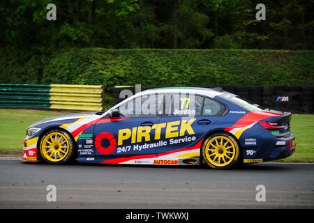 Dalton sur les tés, en Angleterre, le 15 juin 2019. Andrew Jordan au volant d'une BMW 330i M Sport pour l'équipe BMW BMW & Pirtek Racing lors des essais libres pour la mettre en place Kwik British Touring Car Championship à Croft Circuit de course. Banque D'Images