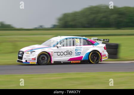 Dalton sur les tés, en Angleterre, le 15 juin 2019. Jake Hill au volant d'une Audi S3 Saloon pour TradePriceCars.com au cours de qualification pour les mettre en place Kwik British Touring Car Championship à Croft Circuit de course. Banque D'Images