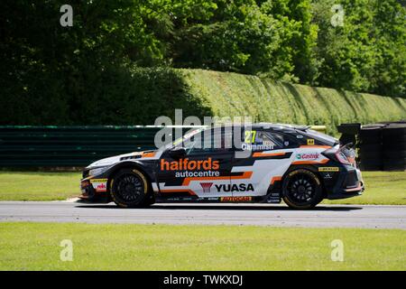 Dalton sur les tés, en Angleterre, 16 juin 2019. Dan Cammish conduisant une Honda Civic Type R pour Halfords Yuasa dans la course Kwik Fit'La Croft Circuit de course. Banque D'Images