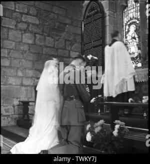 Mariage à l'église c1946 Nom de Mason - la cérémonie Photo par Gilbert Adams de la Gilbert Collection Adams entièrement détenu par Tony Henshaw Banque D'Images