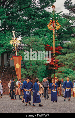 Les participants du festival dans le château de Nijo Banque D'Images