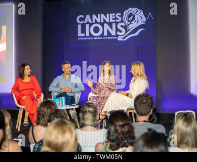 Cannes, France, 21 juin 2019, chef de l'Irlande Youtube Elaine Doyle, Chef de la création chez les garçons  + Filles Rory Hamilton, Directeur Commercial à trois Irlande Elaine Carey et modérateur Edith Bowman parler sur scène lors de la Youtube  + Trois  + +Garçons Filles session au Festival des Lions de Cannes - Festival International de la créativité © ifnm / Alamy Live News Banque D'Images